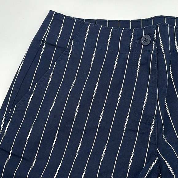 NWT Nautica MidRise Twill Striped Shorts- Sz 10, Navy/White - Picture 3 of 8